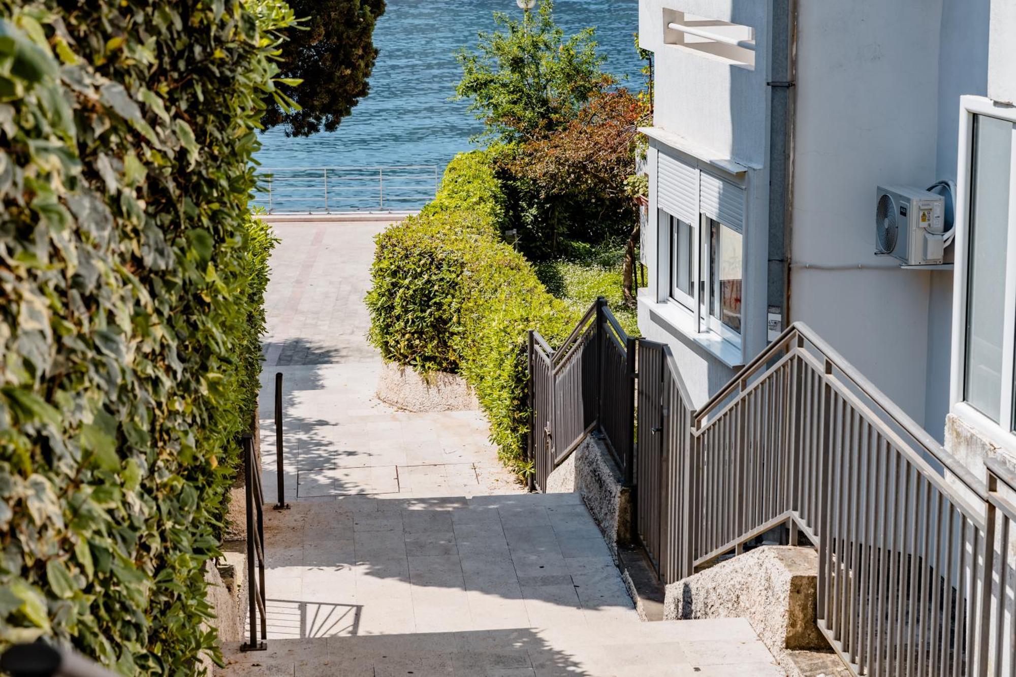 Apartment Dar & Mar Херцег Нови Екстериор снимка